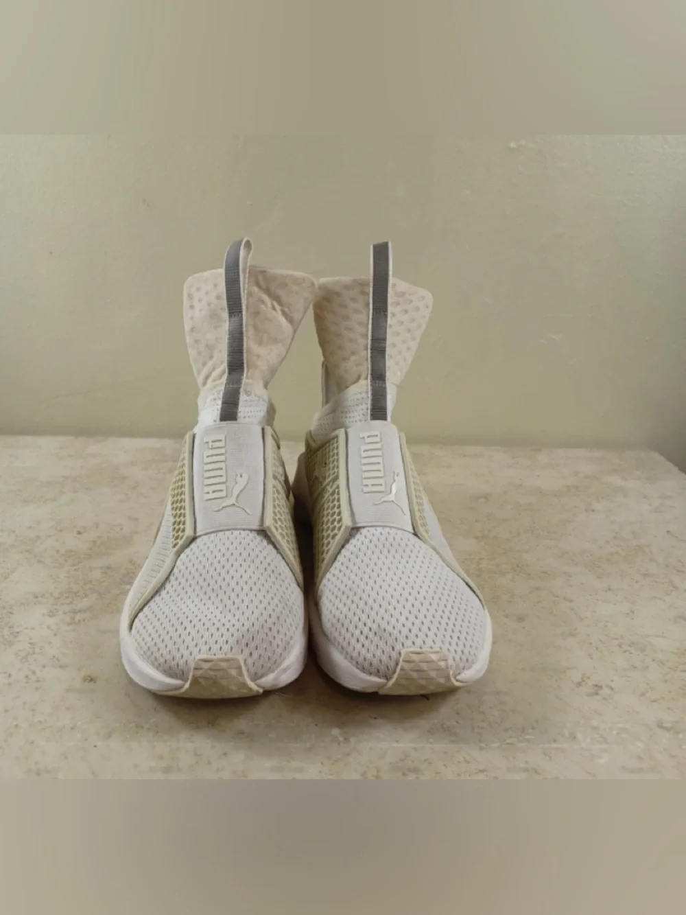 Puma White Slip-On Sneakers Women’s 7.5 EU 38 Lightweight Athleisure - Picture 2 of 8